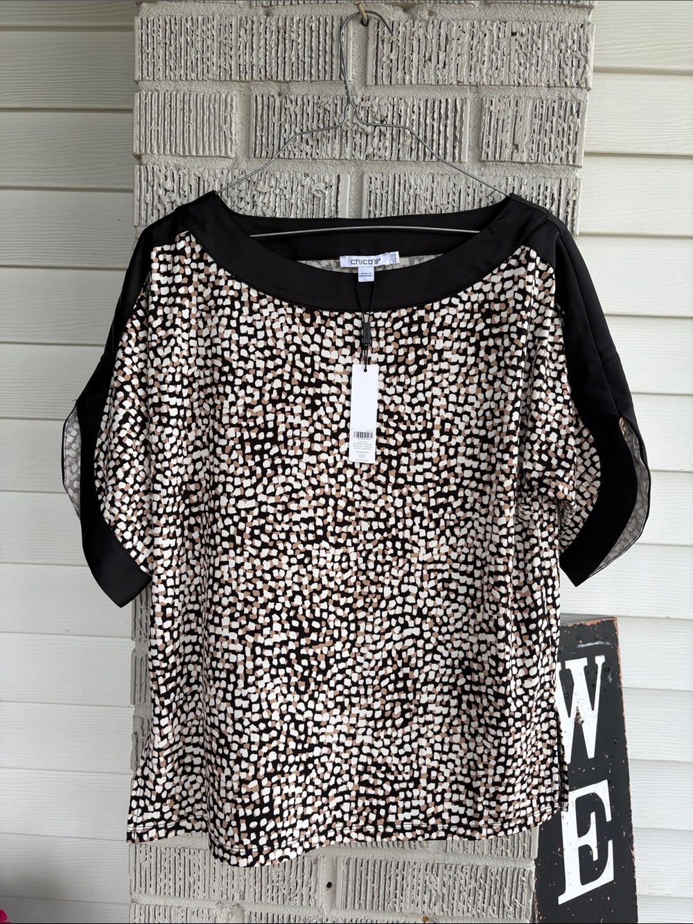 Chico's Black and Cream Speckled Short Sleeve Blouse size 00 NWT